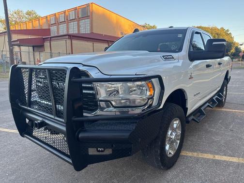 2023 RAM 2500 Big Horn Crew Cab 4x4 6'4' Box