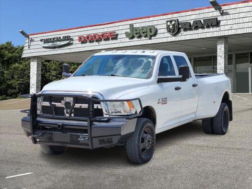 2018 RAM 3500 Tradesman Crew Cab 4x4 8' Box
