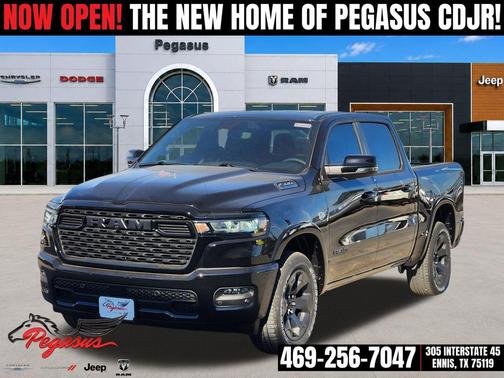 Diamond Black Crystal Pearlcoat 2026 RAM 1500 Big Horn/Lone Star