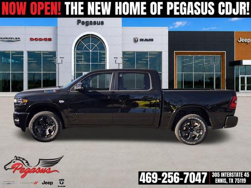 Diamond Black Crystal Pearlcoat 2026 RAM 1500 Big Horn/Lone Star