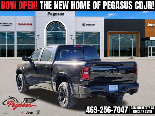 Diamond Black Crystal Pearlcoat 2026 RAM 1500 Big Horn/Lone Star