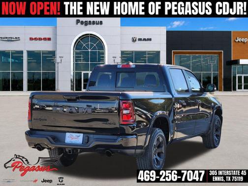 Diamond Black Crystal Pearlcoat 2026 RAM 1500 Big Horn/Lone Star