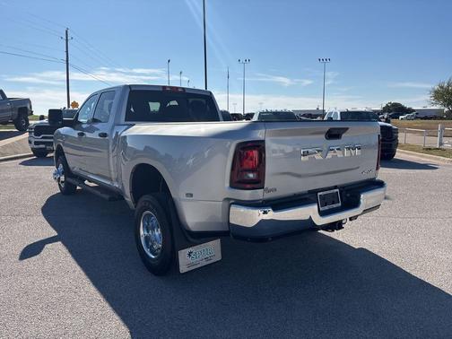 2026 RAM 3500 Tradesman Crew Cab 4x4 8' Box