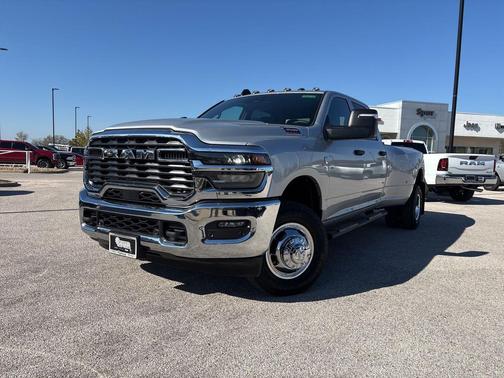 2026 RAM 3500 Tradesman Crew Cab 4x4 8' Box