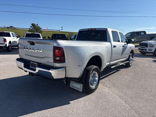 2026 RAM 3500 Tradesman Crew Cab 4x4 8' Box