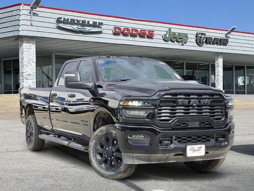 Diamond Black Crystal Pearlcoat 2026 RAM 3500 Lone Star Crew Cab 4x4 8' Box