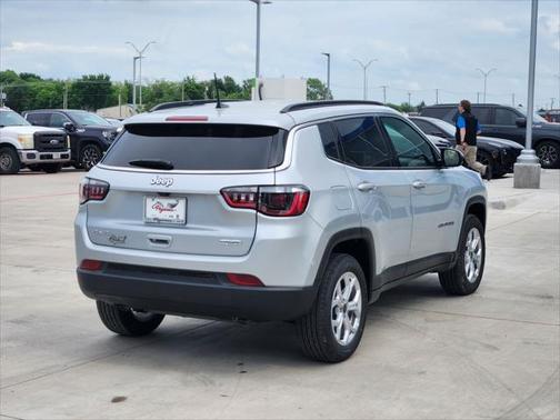 2025 Jeep Compass Latitude