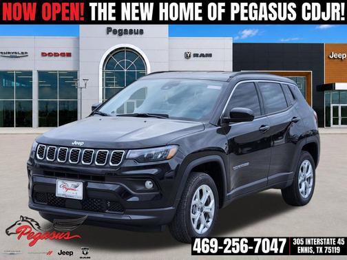Diamond Black Crystal Pearlcoat 2026 Jeep Compass Latitude