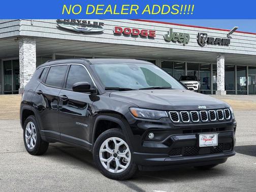Diamond Black Crystal Pearlcoat 2026 Jeep Compass Latitude