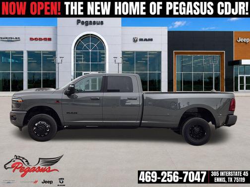Ceramic Gray Clearcoat 2026 RAM 3500 Laramie Crew Cab 4x4 8' Box