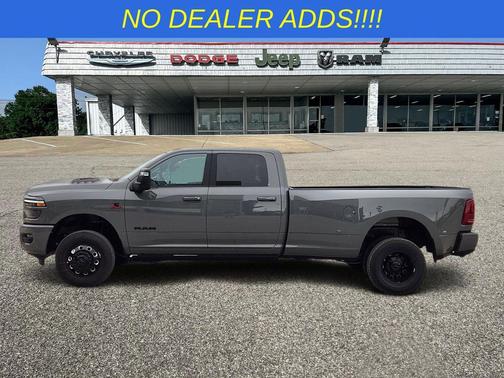 Ceramic Gray Clearcoat 2026 RAM 3500 Laramie Crew Cab 4x4 8' Box