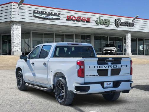 2023 Chevrolet Silverado 1500 Custom