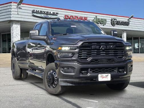 2025 RAM 3500 Lone Star Crew Cab 4x4 8' Box