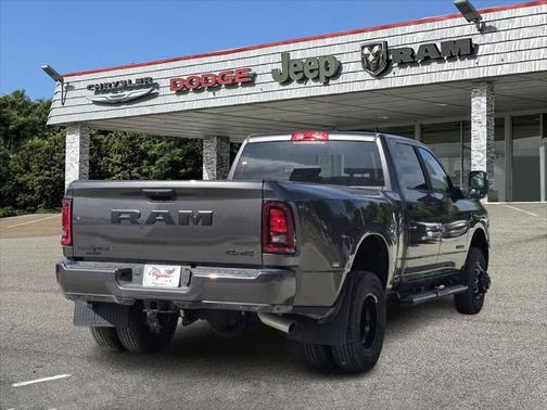 2025 RAM 3500 Lone Star Crew Cab 4x4 8' Box