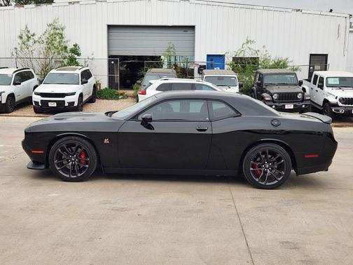 Pitch Black Clearcoat 2020 Dodge Challenger R/T Scat Pack