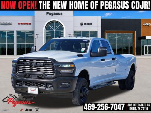 Bright White Clearcoat 2026 RAM 3500 Tradesman Crew Cab 4x4 8' Box