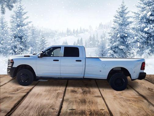 2026 RAM 3500 Tradesman Crew Cab 4x4 8' Box