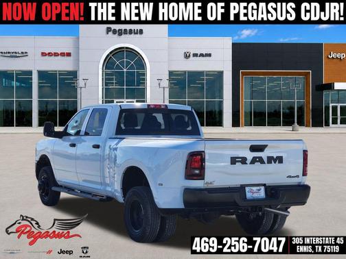 Bright White Clearcoat 2026 RAM 3500 Tradesman Crew Cab 4x4 8' Box