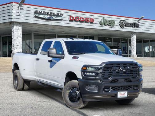 2026 RAM 3500 Tradesman Crew Cab 4x4 8' Box
