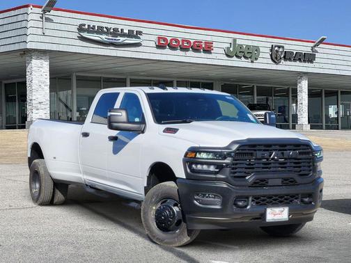 2026 RAM 3500 Tradesman Crew Cab 4x4 8' Box