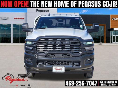 Bright White Clearcoat 2026 RAM 3500 Tradesman Crew Cab 4x4 8' Box