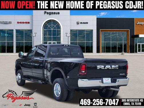 Diamond Black Crystal Pearlcoat 2026 RAM 3500 Tradesman Crew Cab 4x4 8' Box