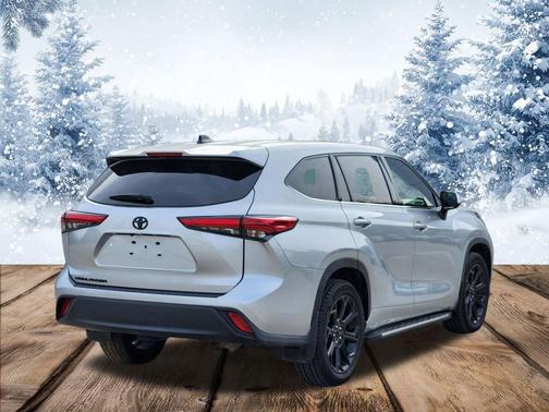 2022 Toyota Highlander L