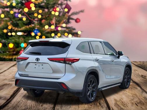 2022 Toyota Highlander L