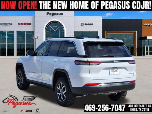 Bright White Clearcoat 2027 Jeep Grand Cherokee Laredo
