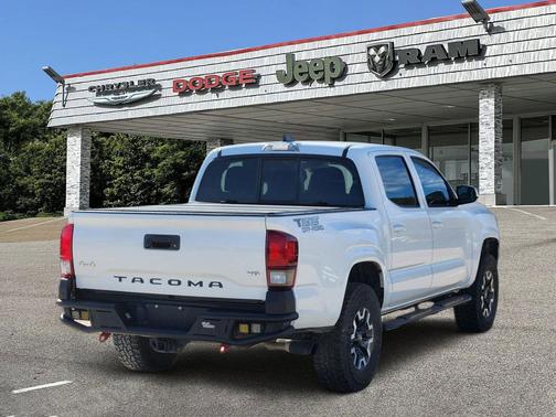 2022 Toyota Tacoma SR