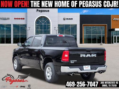 Diamond Black Crystal Pearlcoat 2026 RAM 1500 Big Horn/Lone Star