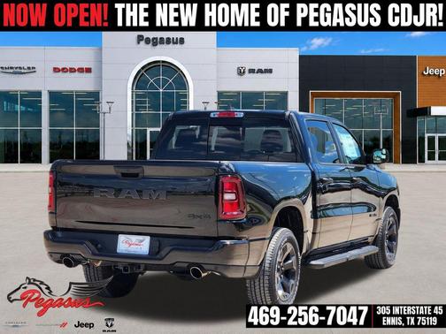 Diamond Black Crystal Pearlcoat 2026 RAM 1500 Express