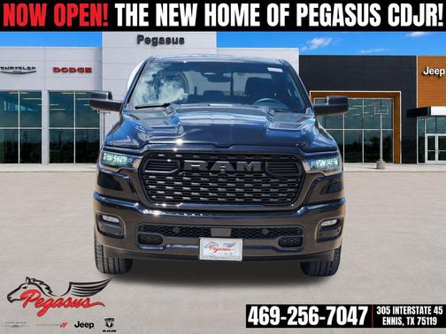 Diamond Black Crystal Pearlcoat 2026 RAM 1500 Express