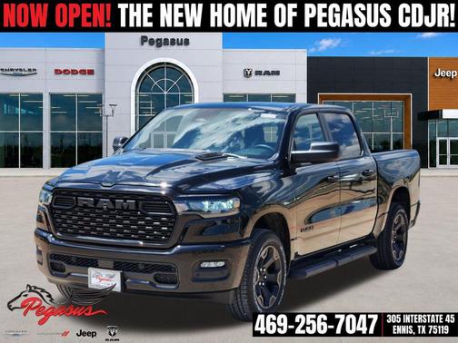Diamond Black Crystal Pearlcoat 2026 RAM 1500 Express