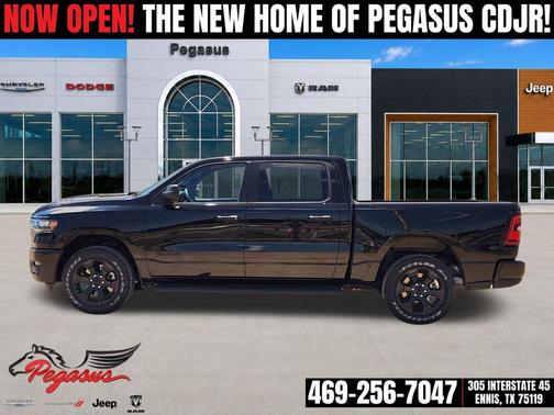 Diamond Black Crystal Pearlcoat 2026 RAM 1500 Express
