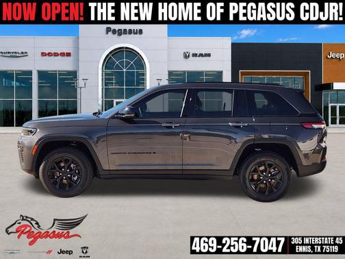 Baltic Gray Metallic Clearcoat 2026 Jeep Grand Cherokee Altitude