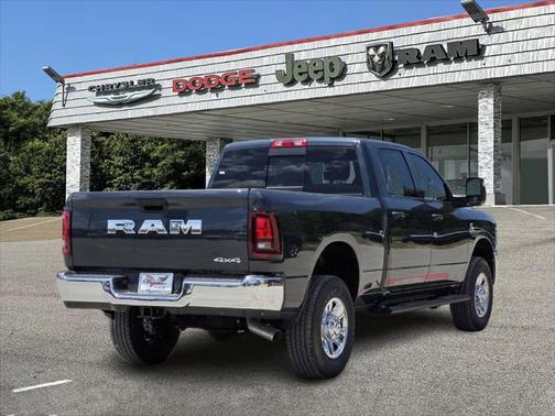 2025 RAM 2500 Tradesman Crew Cab 4x4 6'4' Box