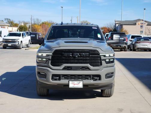 2026 RAM 3500 Laramie Crew Cab 4x4 8' Box
