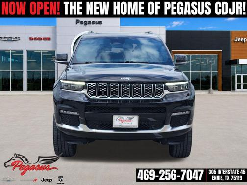 Diamond Black Crystal Pearlcoat 2025 Jeep Grand Cherokee L Summit Reserve
