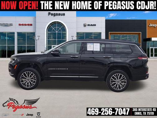 Diamond Black Crystal Pearlcoat 2025 Jeep Grand Cherokee L Summit Reserve