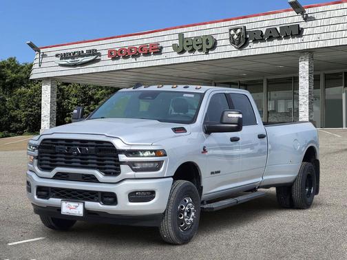 2026 RAM 3500 Lone Star Crew Cab 4x4 8' Box