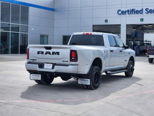 2026 RAM 3500 Lone Star Crew Cab 4x4 8' Box
