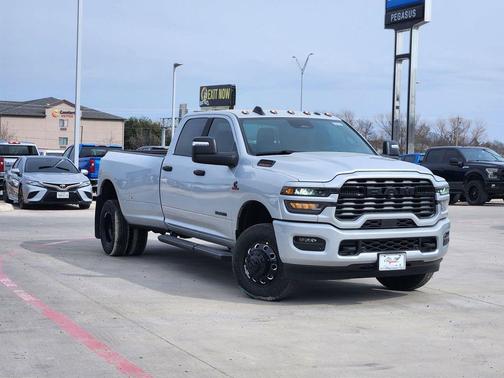 2026 RAM 3500 Lone Star Crew Cab 4x4 8' Box