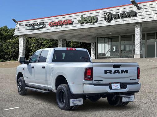 2026 RAM 3500 Lone Star Crew Cab 4x4 8' Box