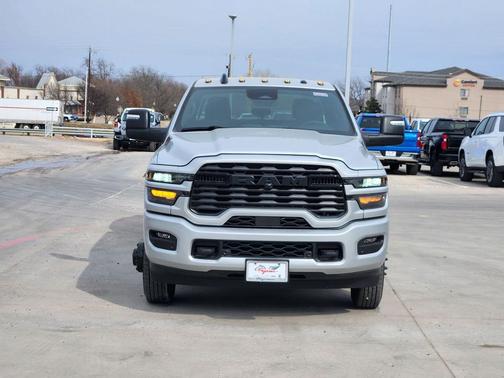 2026 RAM 3500 Lone Star Crew Cab 4x4 8' Box