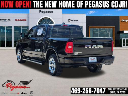 Diamond Black Crystal Pearlcoat 2025 RAM 1500 Big Horn/Lone Star