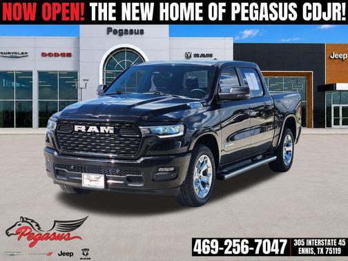 Diamond Black Crystal Pearlcoat 2025 RAM 1500 Big Horn/Lone Star