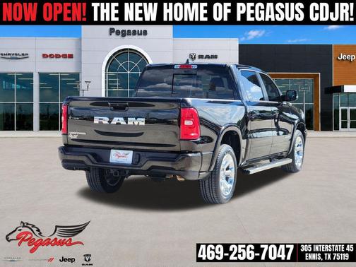 Diamond Black Crystal Pearlcoat 2025 RAM 1500 Big Horn/Lone Star