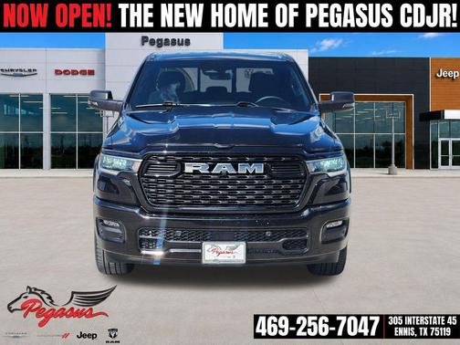 Diamond Black Crystal Pearlcoat 2025 RAM 1500 Big Horn/Lone Star