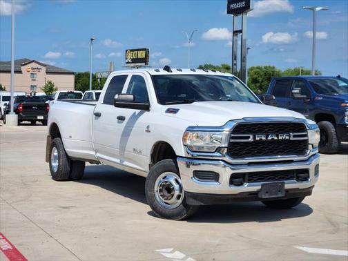 2020 RAM 3500 Tradesman Crew Cab 4x4 8' Box